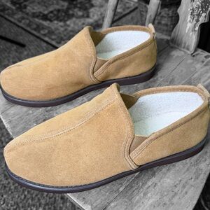 Men’s NEW Hush Puppies Suede Cozy Fuzzy House Slippers size 10.5